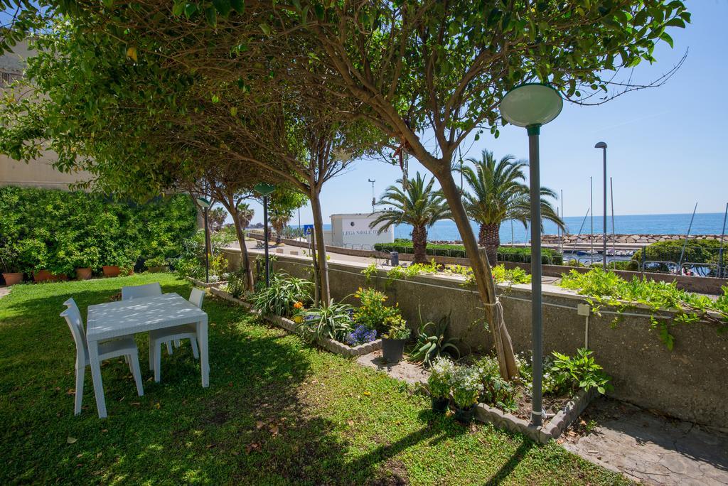 Maison De Revel Civitavecchia Exterior foto