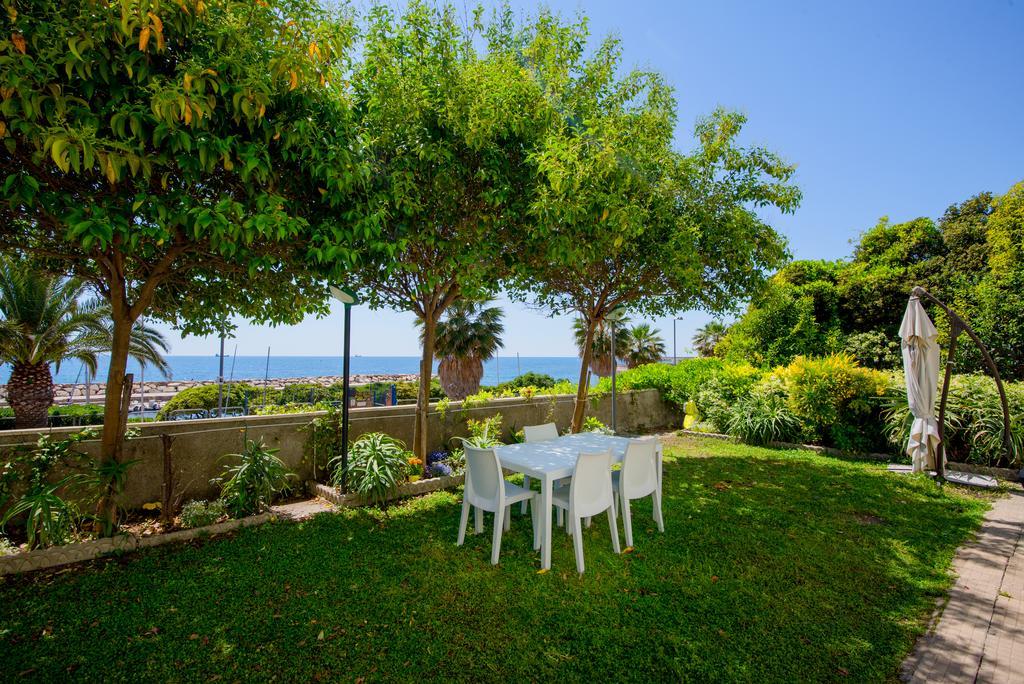 Maison De Revel Civitavecchia Exterior foto